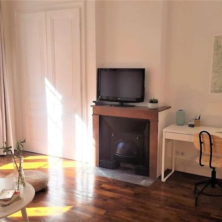 Le Duguesclin-4 Pers Saxe Gambetta Lägenhet Lyon Exteriör bild