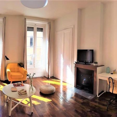 Le Duguesclin-4 Pers Saxe Gambetta Lägenhet Lyon Exteriör bild